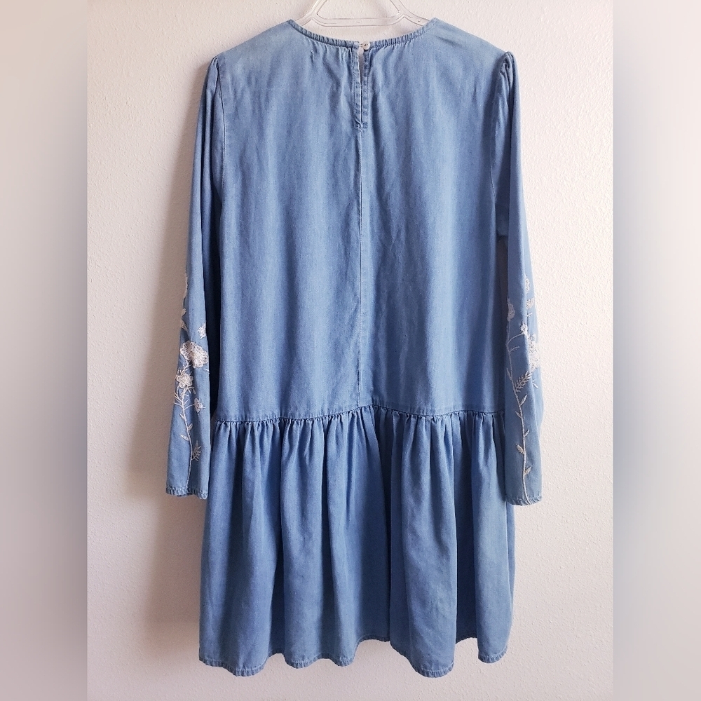 Versona Embroidered Chambray Long Sleeve Dress - Picture 6 of 8